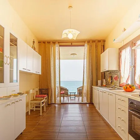 House On The Sea Апартаменти Чефалу