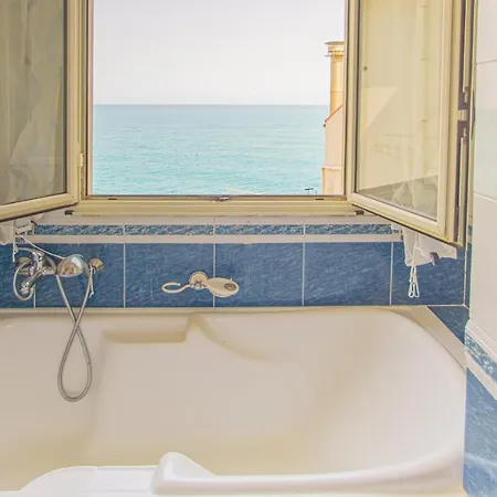 House On The Sea Апартаменти